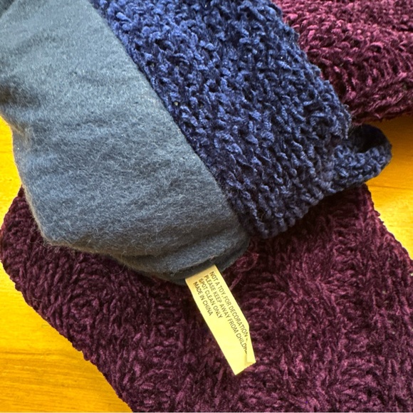 Set Of 2 Purple Cable Knit Christmas Stockings Lined w/Blue Cuff - Picture 10 of 10